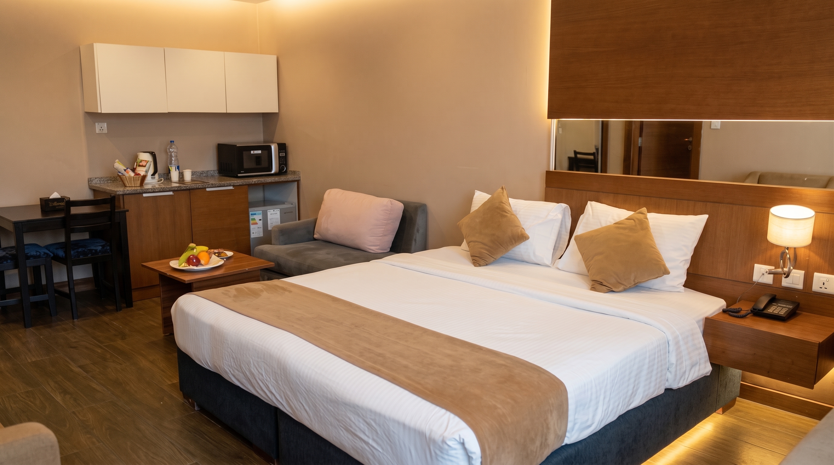 Deluxe City View room interior